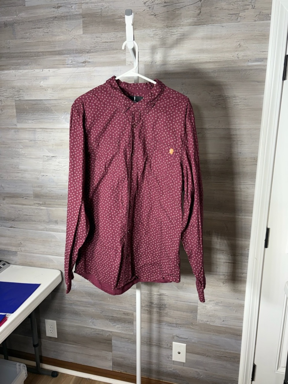i jeans by Buffalo Men's Maroon Printed Long-Sleeve Button-Down Shirt 1638